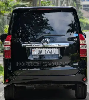 Toyota Noah 2.0 143hp FWD (8 Seater) 2011 Black