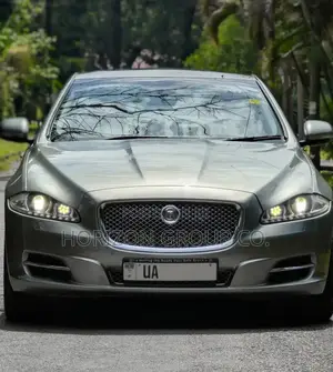 Jaguar XJ 2013 Green