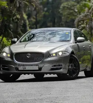 Jaguar XJ 2013 Green