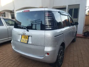 Toyota Sienta 2008 Silver