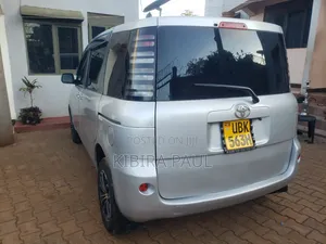 Toyota Sienta 2008 Silver