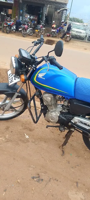 Honda CB 2024 Blue