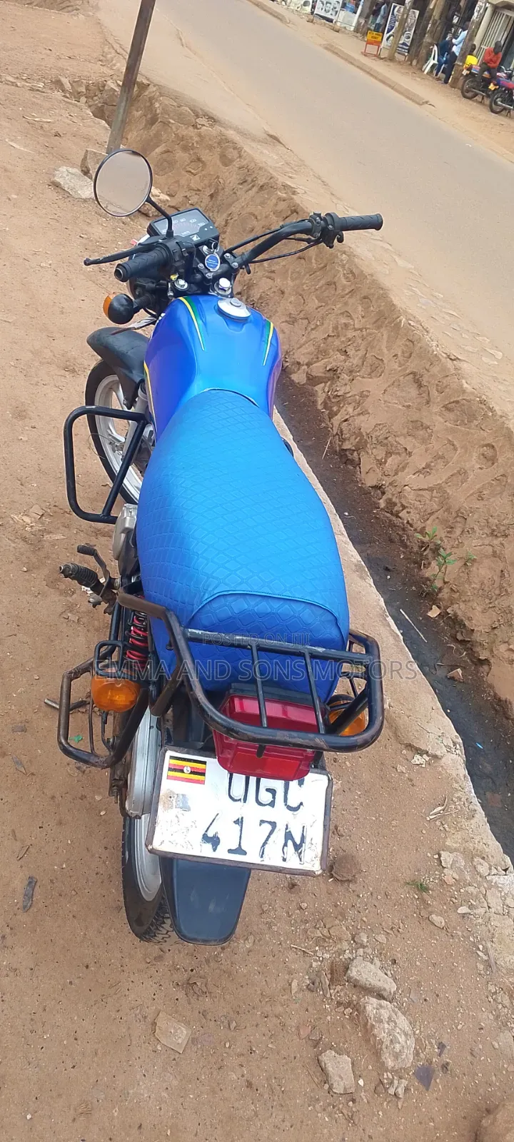 Honda CB 2024 Blue