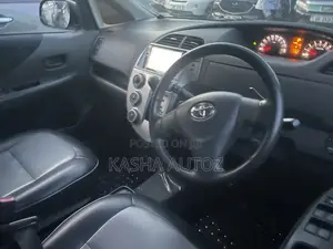 Toyota Ractis 2008 Silver