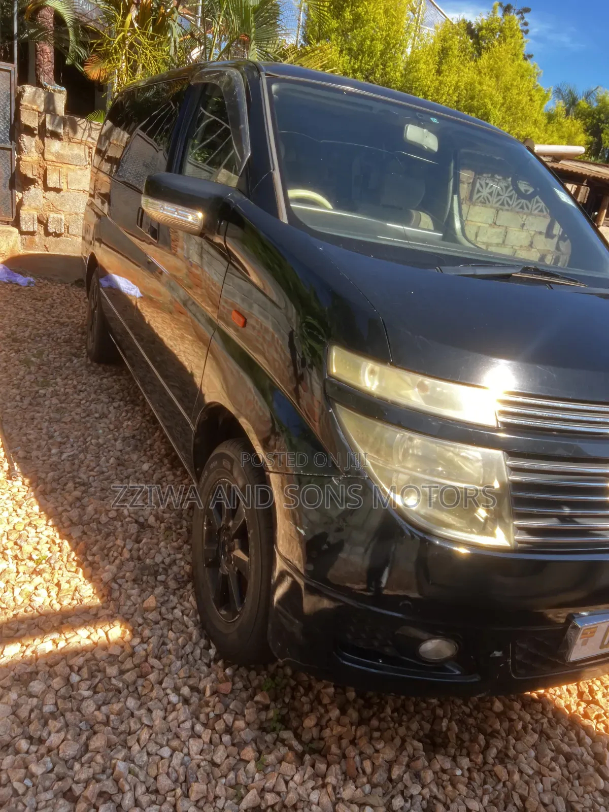 Nissan Elgrand 2000 Black