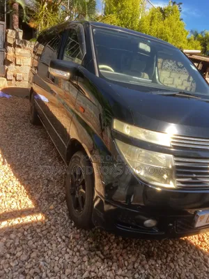 Nissan Elgrand 2000 Black