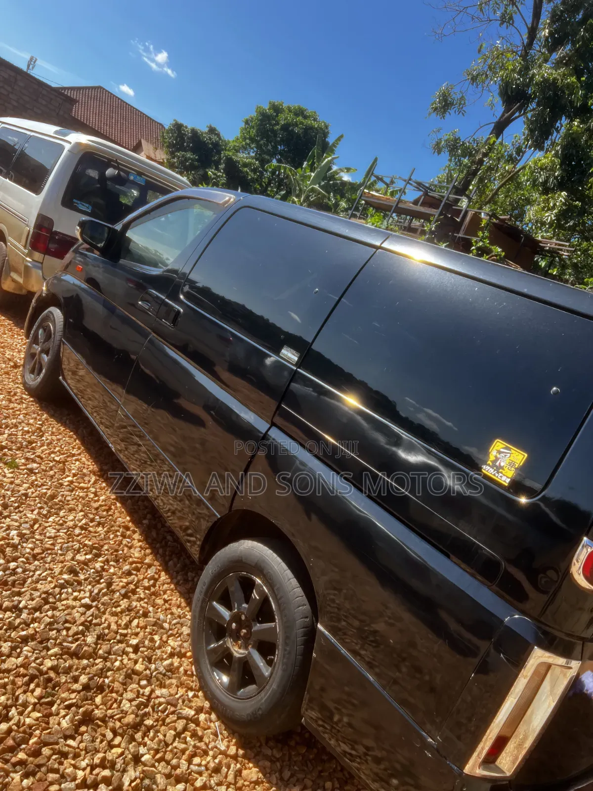Nissan Elgrand 2000 Black