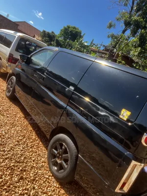 Nissan Elgrand 2000 Black