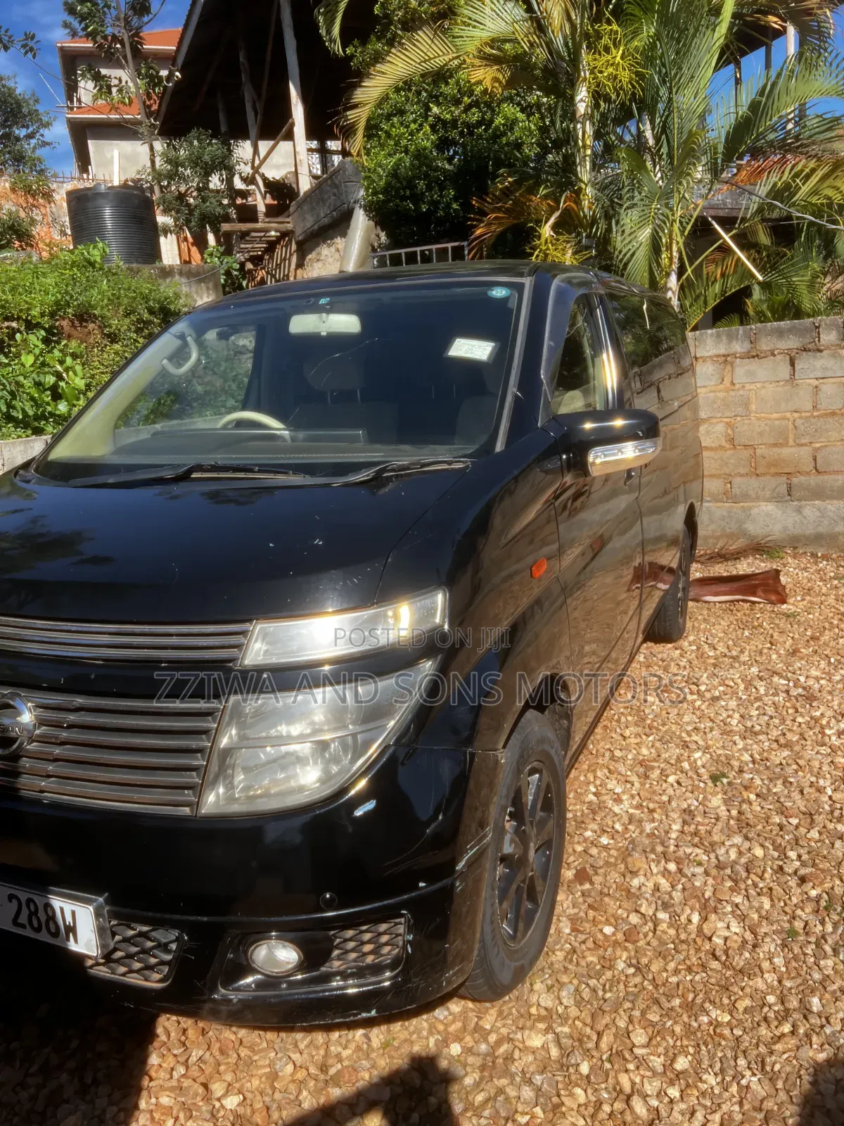 Nissan Elgrand 2000 Black