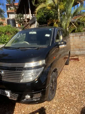 Nissan Elgrand 2000 Black