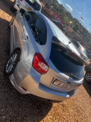 Subaru Impreza 2.0i Limited PZEV 4dr Hatchback AWD (2.0L 4cyl CVT) 2015