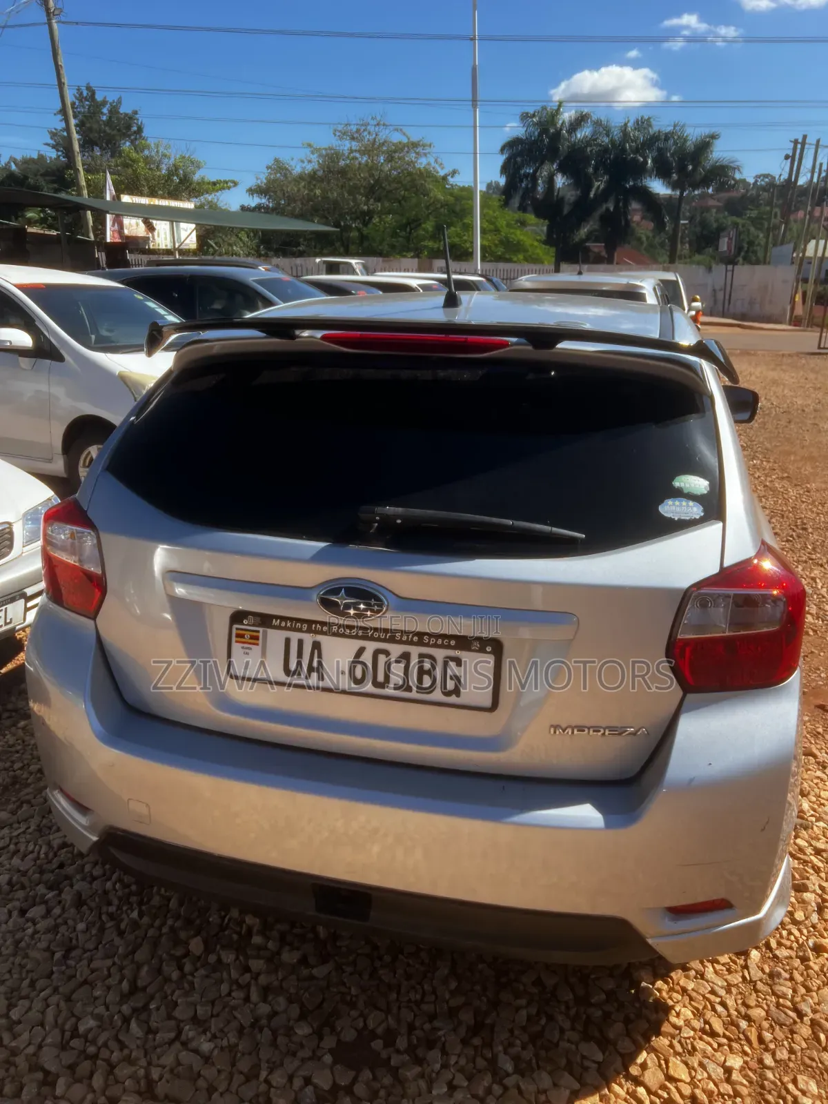 Subaru Impreza 2.0i Limited PZEV 4dr Hatchback AWD (2.0L 4cyl CVT) 2015
