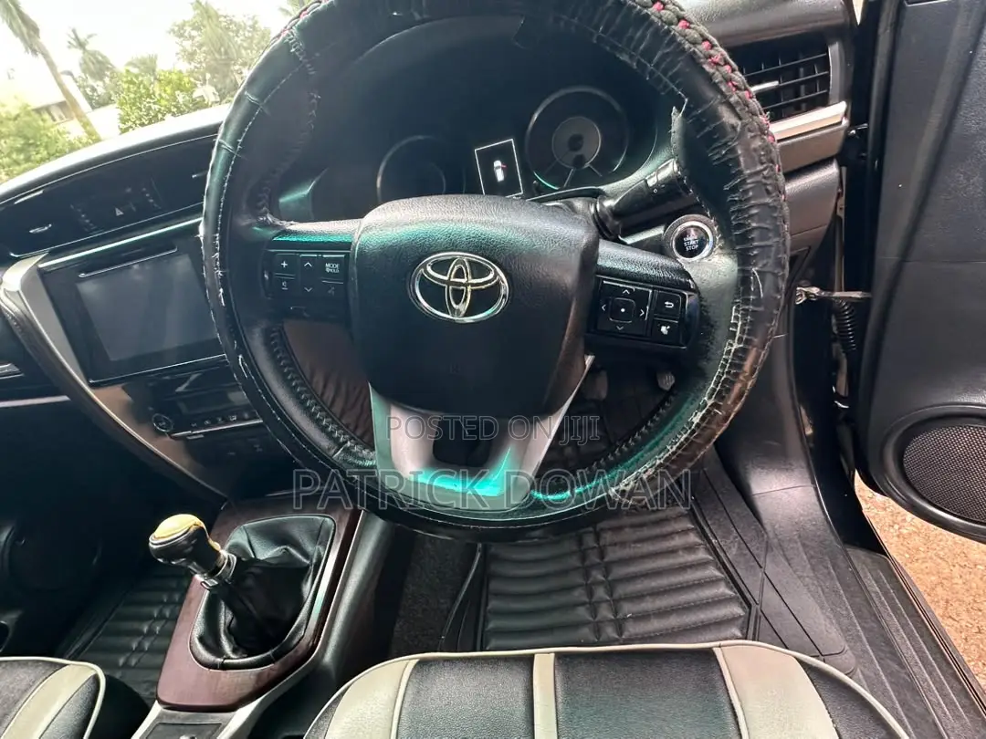 Toyota Fortuner 2016 Black