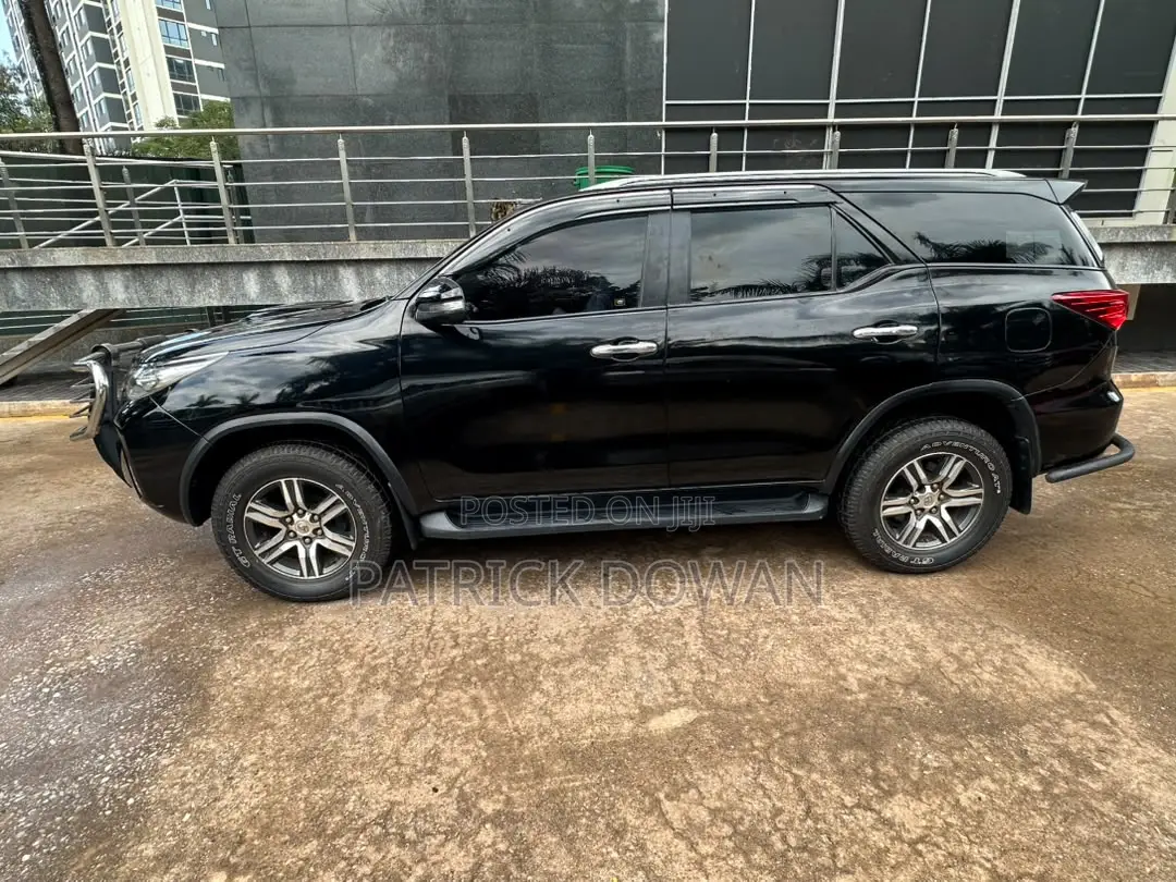 Toyota Fortuner 2016 Black