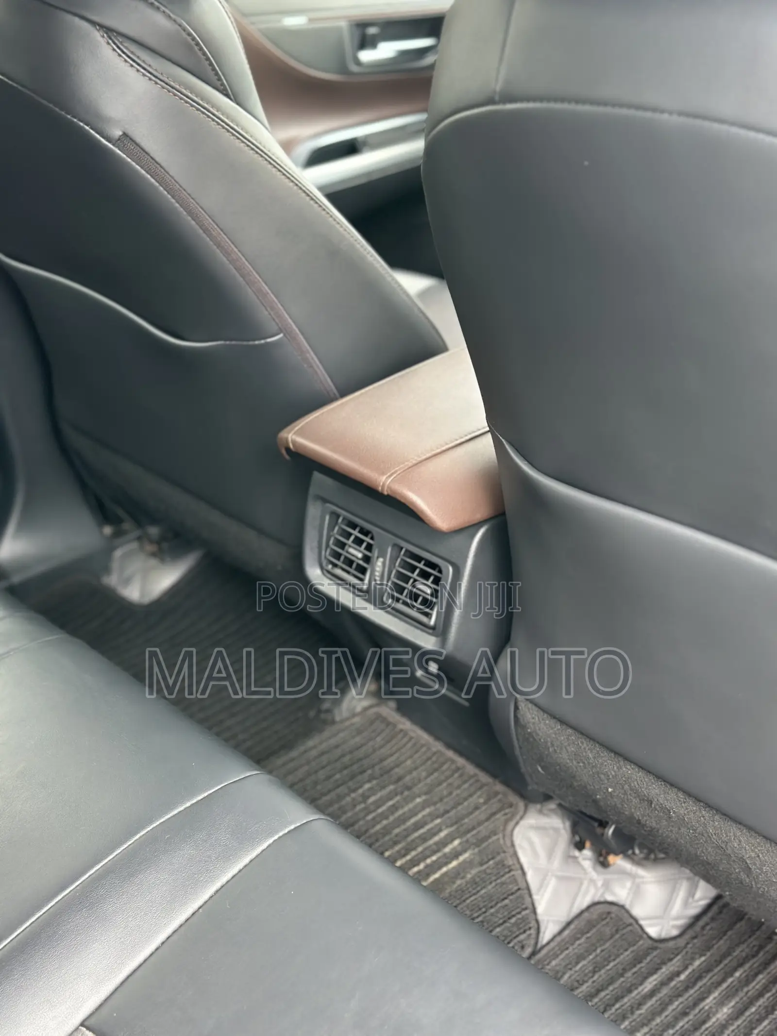 Toyota Harrier 2.0 4WD 2021 White