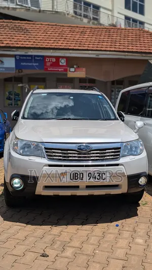 Subaru Forester 2010 Silver