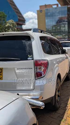Subaru Forester 2010 Silver