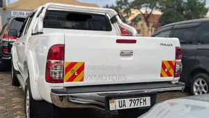 Toyota Hilux 3.0 D-4D 4x4 2013 White