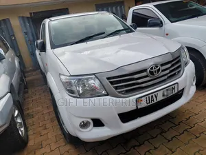 Toyota Hilux 2013 White