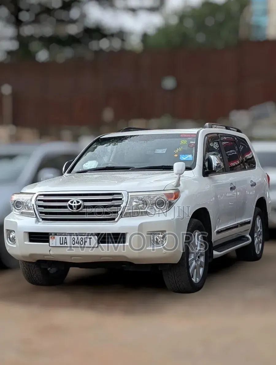 Toyota Land Cruiser 4.6 V8 ZX 2012 White