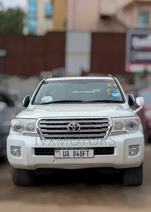 Toyota Land Cruiser 4.6 V8 ZX 2012 White