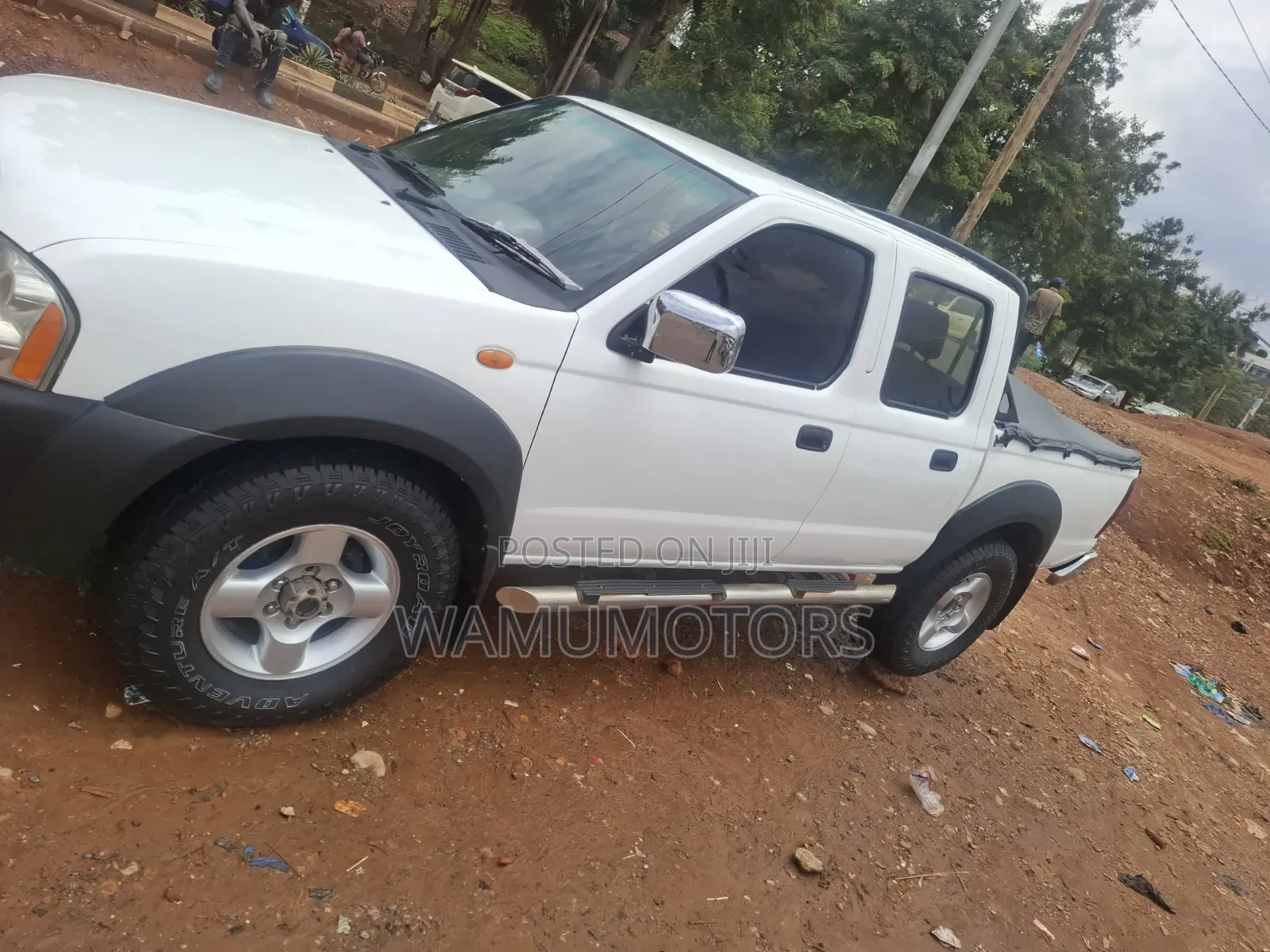 Nissan Hardbody 2011 White