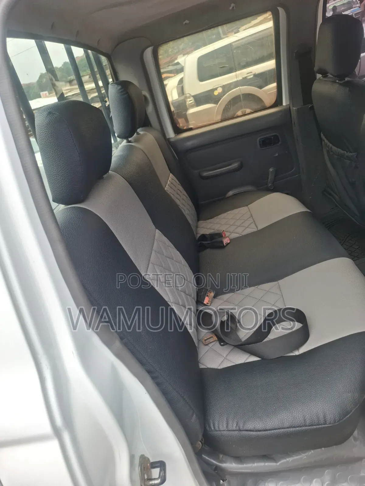 Nissan Hardbody 2011 White