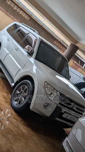 Mitsubishi Pajero 3.0 2011 Off white
