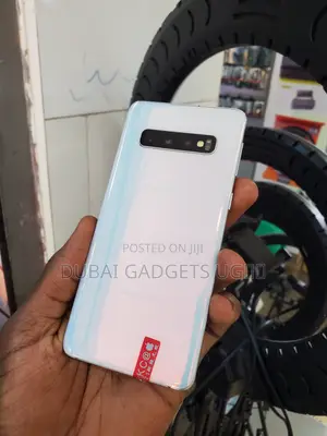 New Samsung Galaxy S10 128 GB Blue