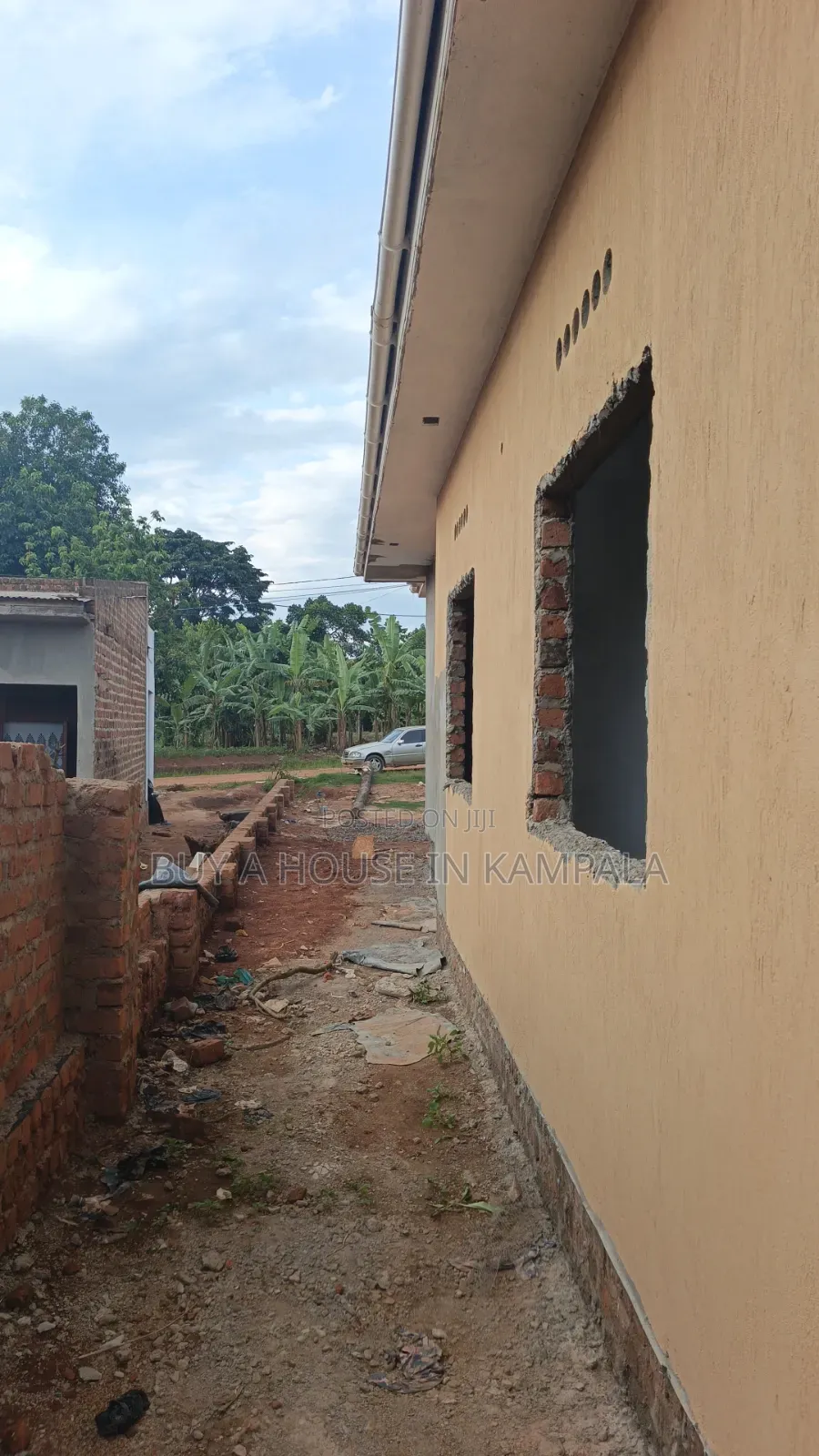 3bdrm Bungalow in Kira Kitukutwe for sale