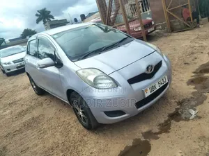 Toyota Vitz 2007 Silver