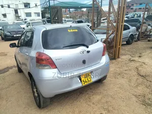 Toyota Vitz 2007 Silver