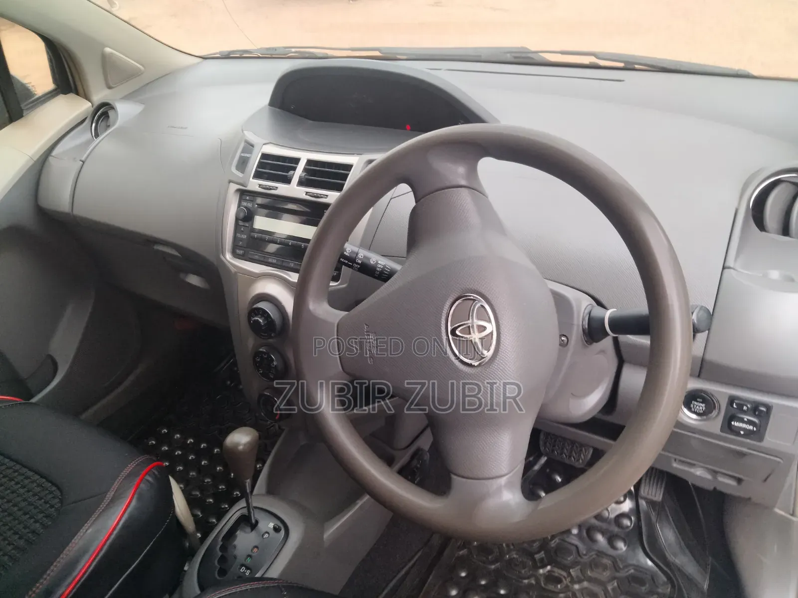 Toyota Vitz 2007 Silver