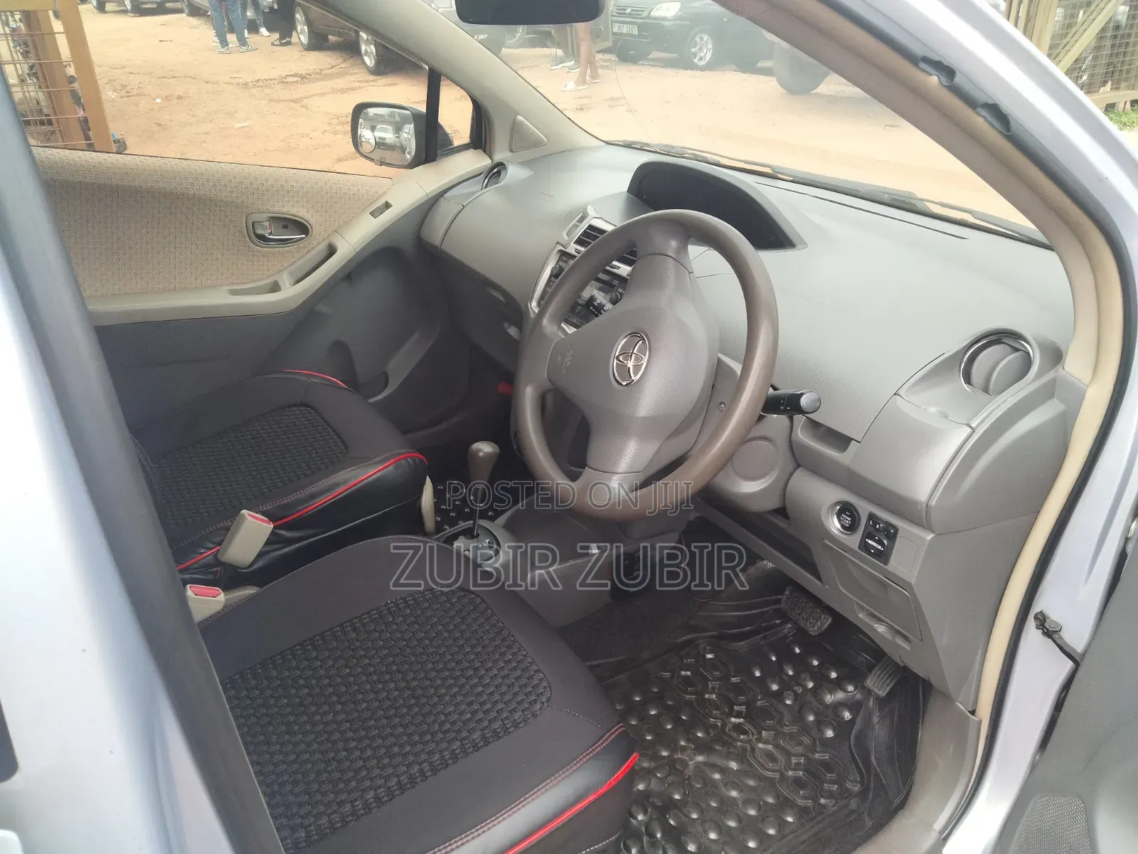 Toyota Vitz 2007 Silver