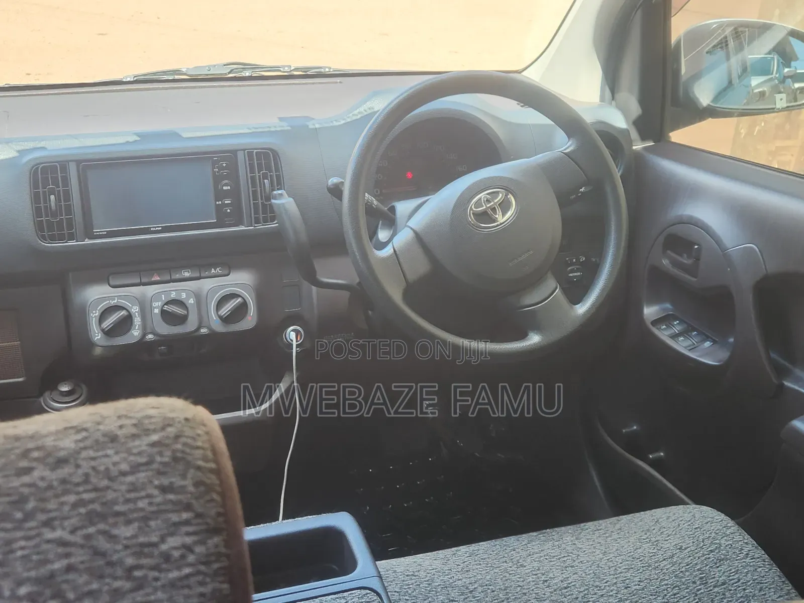 Toyota Passo 2012 Silver