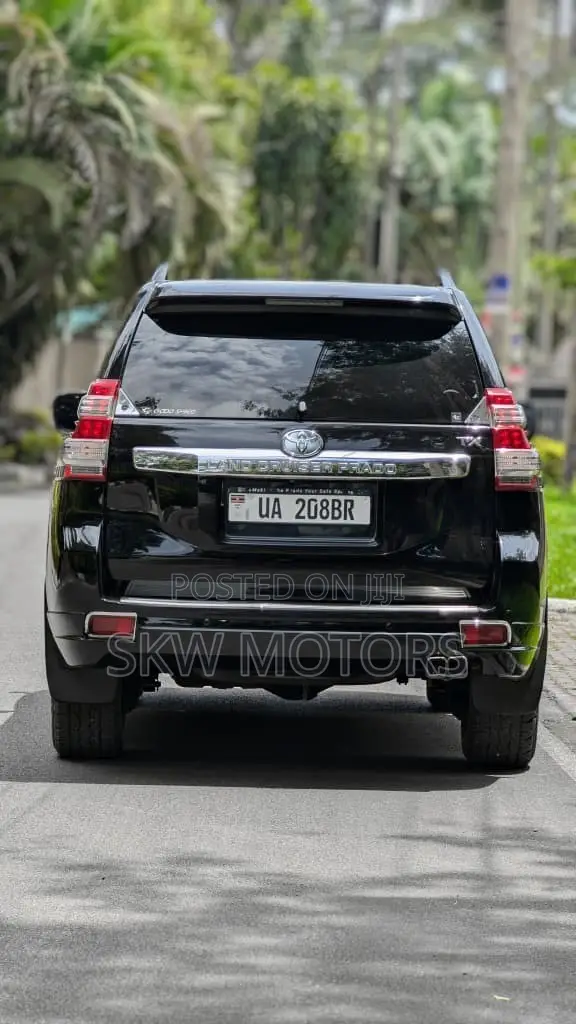 Toyota Land Cruiser Prado 2016 Black