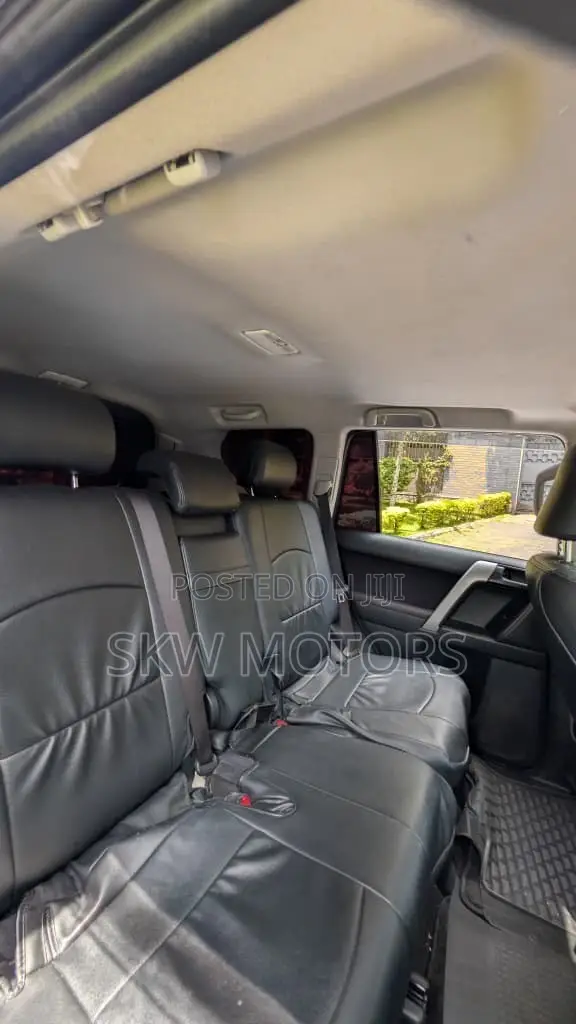 Toyota Land Cruiser Prado 2016 Black