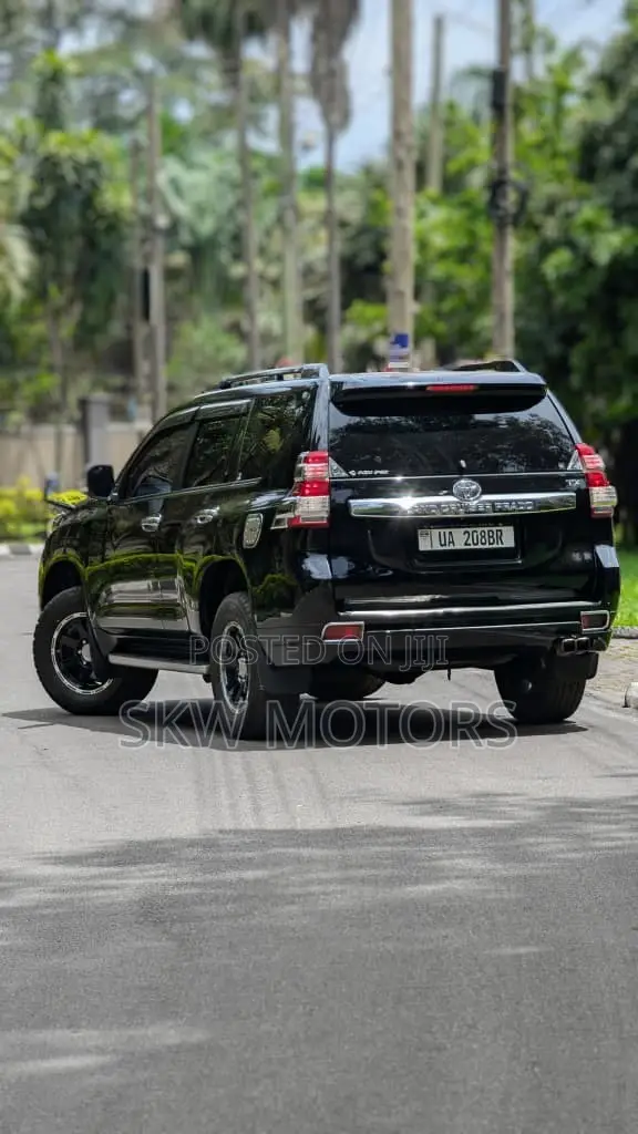 Toyota Land Cruiser Prado 2016 Black