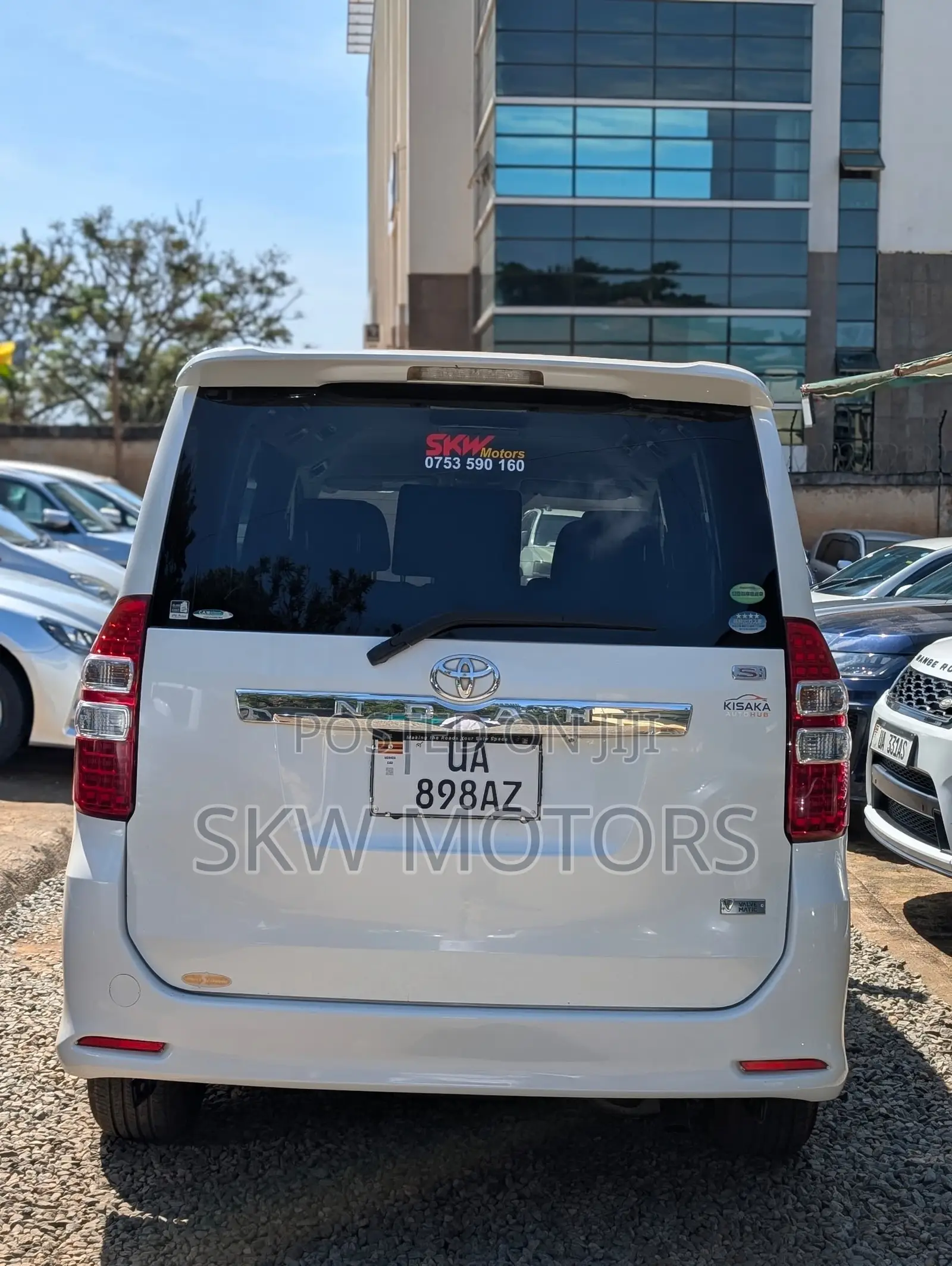 Toyota Noah 2012 White