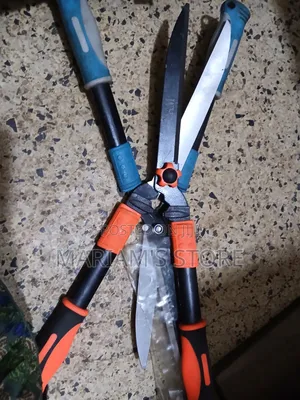 Multi-Functional 3-in-1 Garden Tool