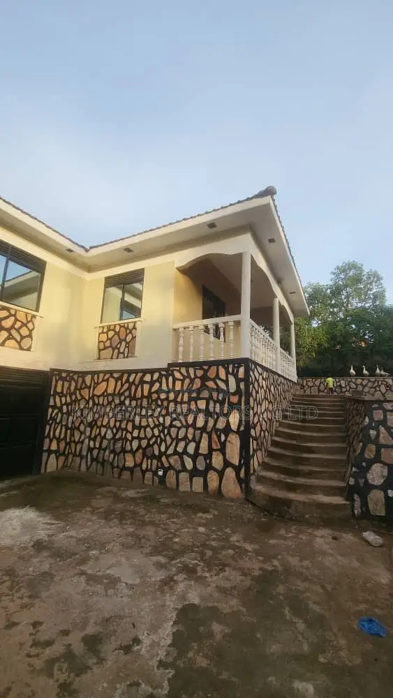 3bdrm House in Division A for sale