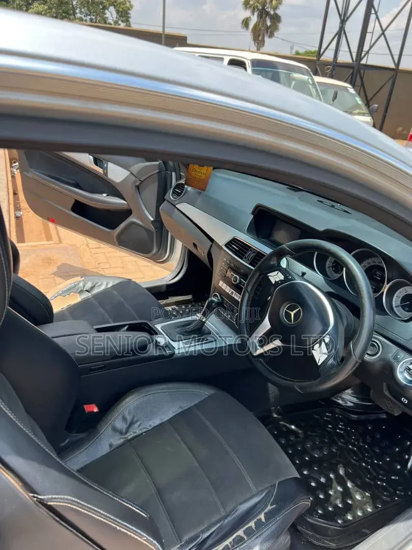 Mercedes-Benz C200 2012 Silver