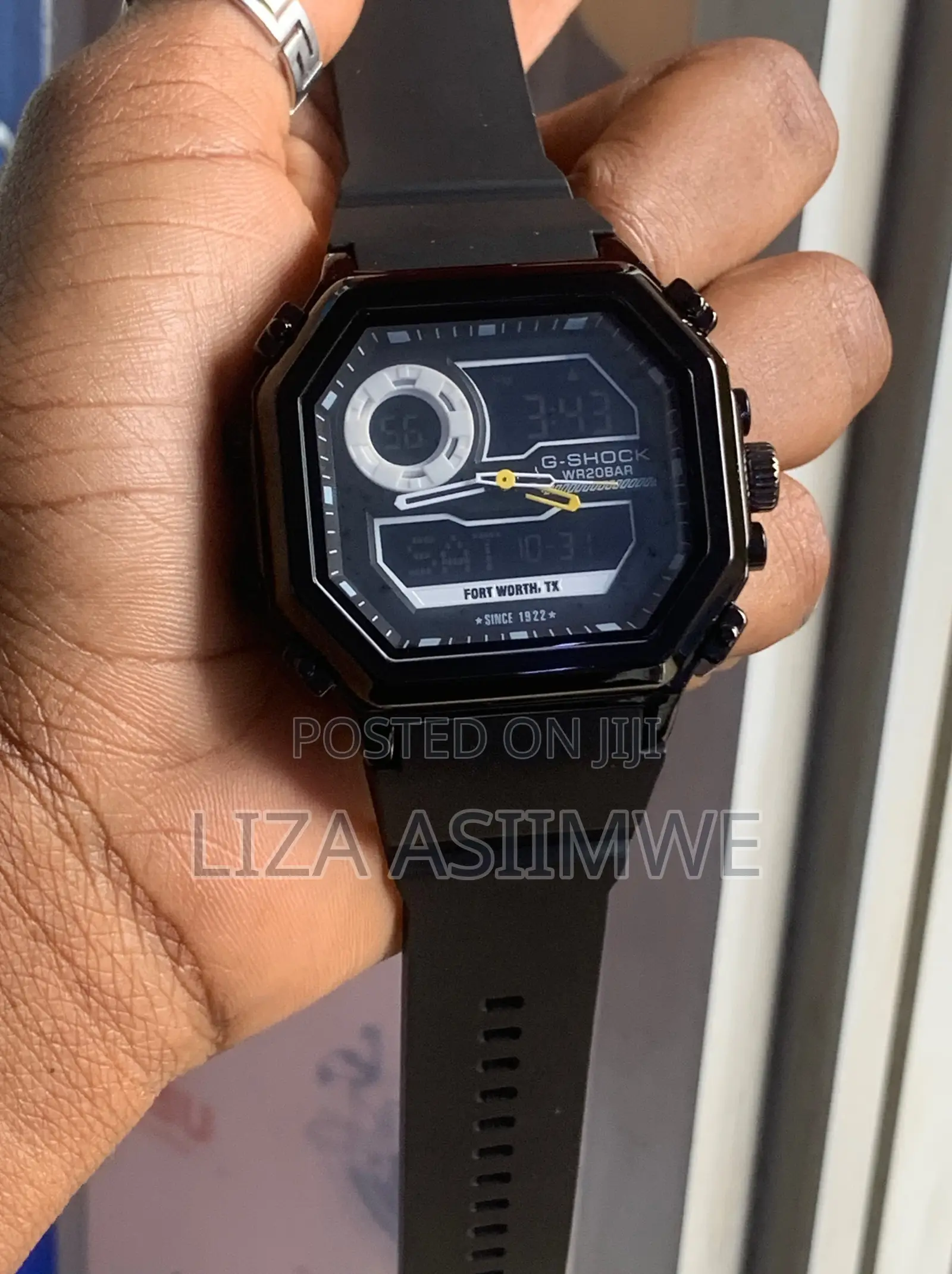 G-Shock Analog-Digital Sports Watch With a Black Rubber Strap