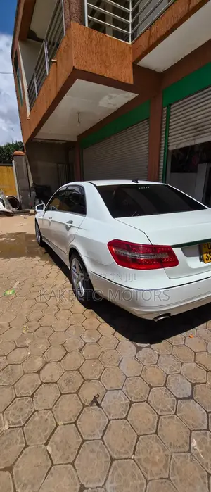 Mercedes-Benz E300 2011 White