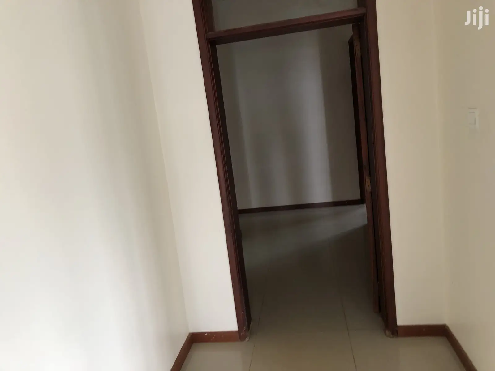 Apartments in Kiira Town on Sell