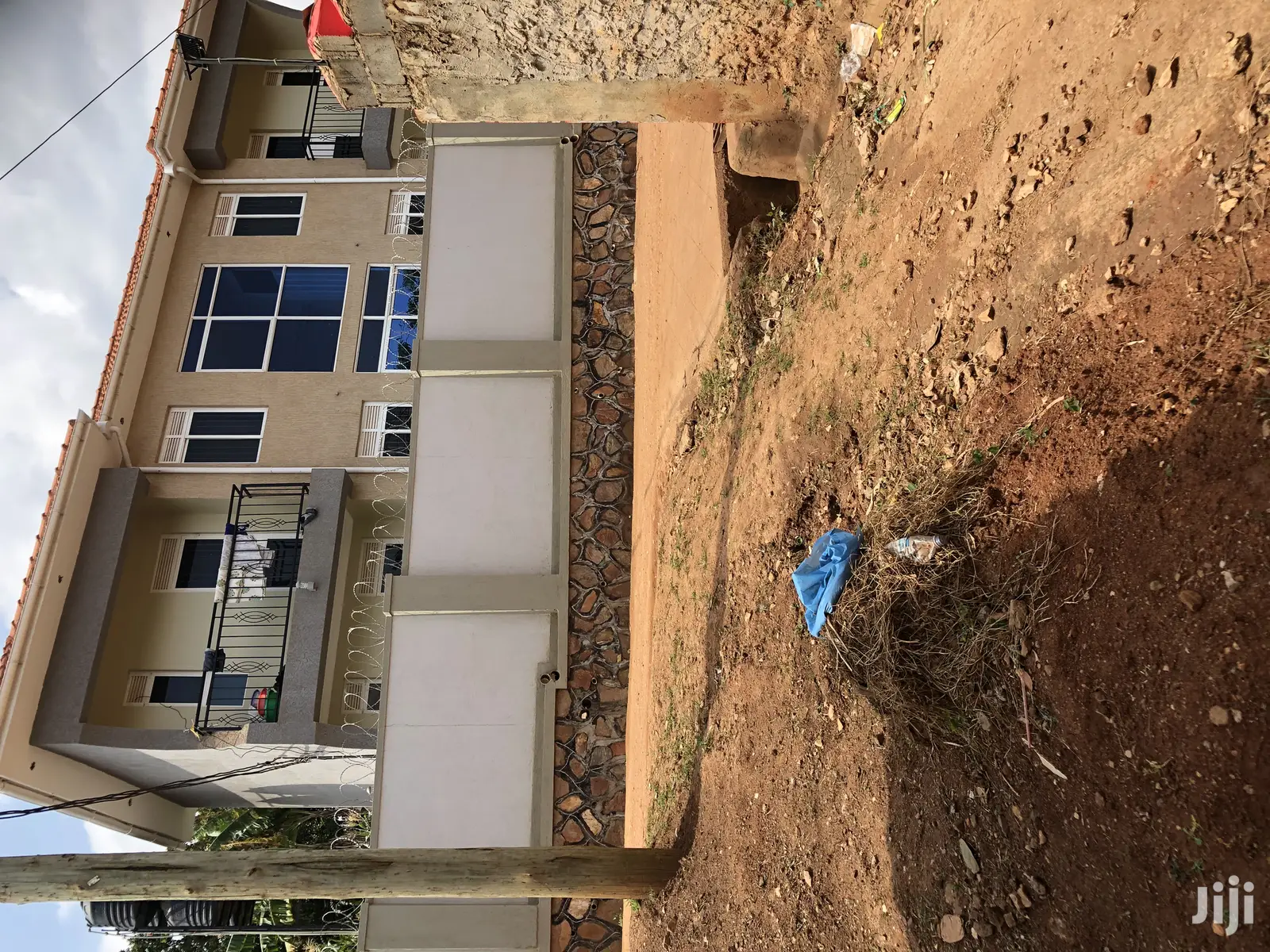 Apartments in Kiira Town on Sell