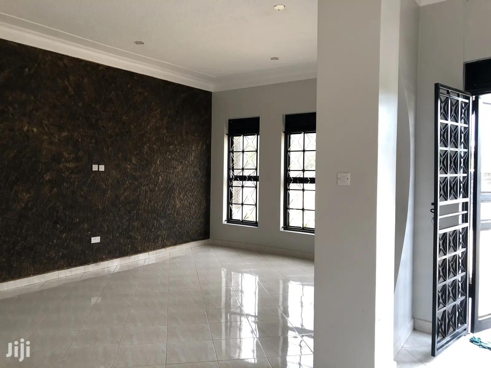 Cutest House in Kira for Sell