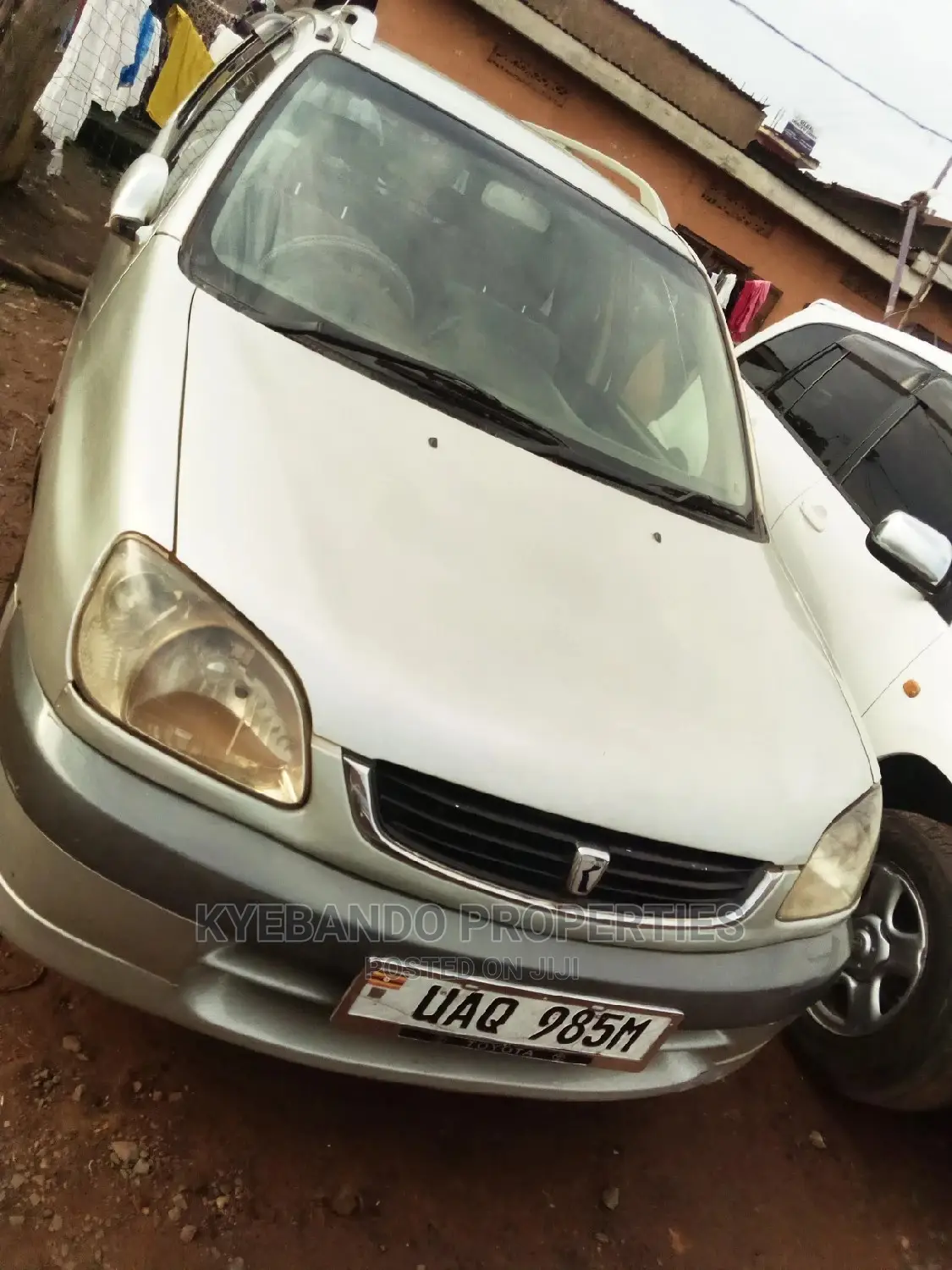 Toyota Raum 1997 Silver