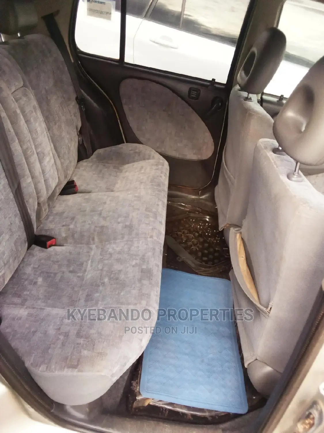 Toyota Raum 1997 Silver