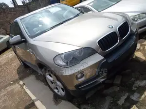 Photo - BMW X5 2009 Gold